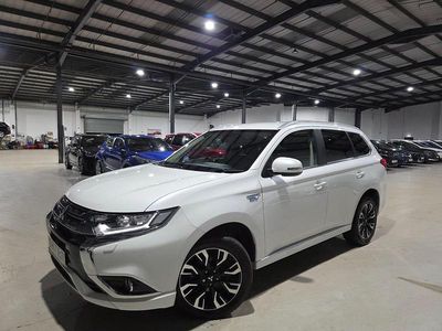 White Used 2017 Mitsubishi Outlander P-HEV Estate | £9,880 (Fair price)