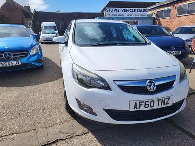 Used Vauxhall Astra SRi 2010 White Hatchback