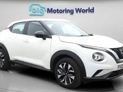 Używany Nissan Juke Acenta 114 KM (83 kW) 2023 Biały SUV