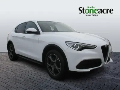 Begagnad Alfa Romeo Stelvio Sprint 200 HK (147 kW) 2022 Vit SUV