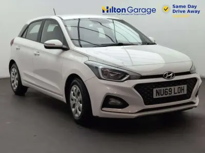 Used Hyundai i20 75 HP (55 kW) 2019 White Hatchback