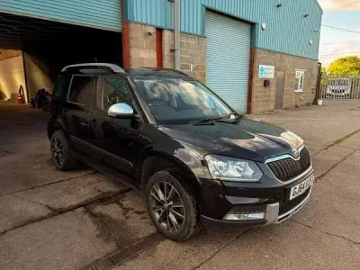 Usado Skoda Yeti Elegance 140 CV (102 kW) 2014 Negro SUV