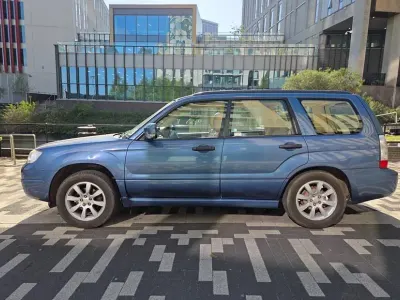 Begagnad Subaru Forester 2007 Blå SUV