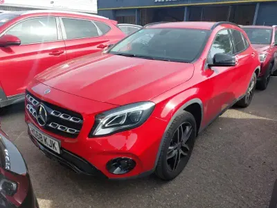 Used Mercedes GLA180 Urban 122 HP (89 kW) 2019 Red SUV