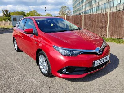 Used Toyota Auris Hybrid Business Edition 2016 Red Hatchback