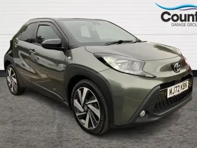 Used Toyota Aygo X 72 HP (52 kW) 2022 Green SUV