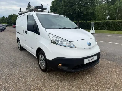 Używany Nissan e-NV200 Tekna 80 kW (109 KM) 2021 Biały Minivan