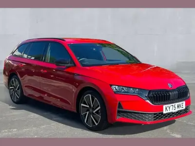 Używany Skoda Octavia SportLine 147 KM (108 kW) 2025 Czerwony Kombi