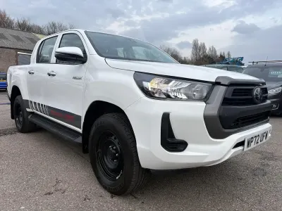 Used Toyota HiLux Active 150 HP (110 kW) 2023 White Pickup