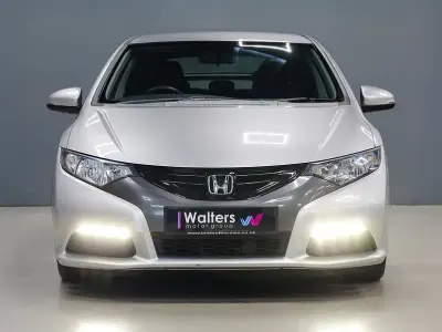 Used Honda Civic SE 100 HP (73 kW) 2013 Silver Hatchback