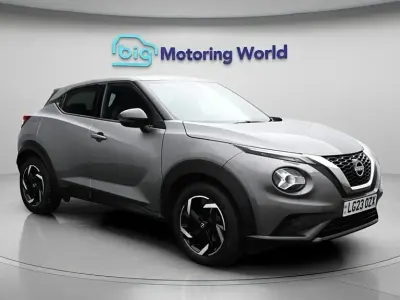 Usado Nissan Juke N-Connecta 114 HP (83 kW) 2023 Cinzento SUV