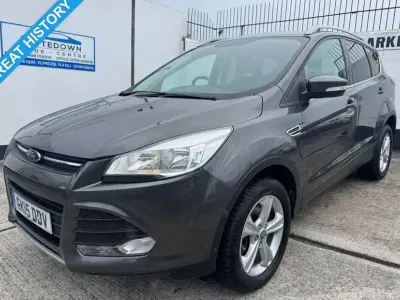 Käytetty Ford Kuga Zetec 150 HP (110 kW) 2015