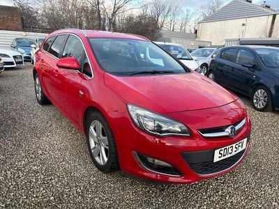 Used Vauxhall Astra SRi 165 HP (121 kW) 2013 Red Estate