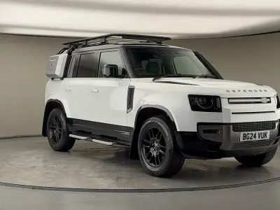 Usado Land Rover Defender SE Dynamic 250 HP (183 kW) 2023 Branco SUV