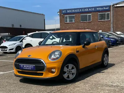 Used Mini ONE Hatch 102 HP (75 kW) 2016 Orange Hatchback