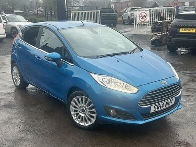 Usado Ford Fiesta Titanium 100 HP (73 kW) 2014 Azul Citadino