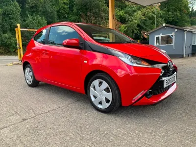 Used Toyota Aygo X-play 68 HP (50 kW) 2016 Red Hatchback