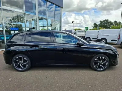 Second-hand Peugeot 308 Allure Premium 129 CP (94 kW) 2022 Negru Hatchback