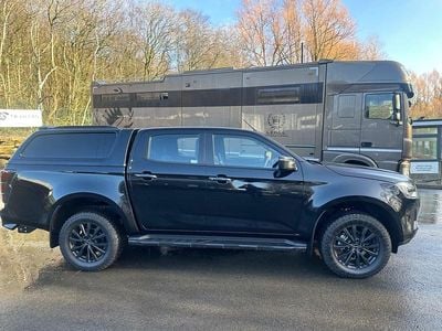 New Isuzu D-Max 205 HP (150 kW) 2025 Black Pickup
