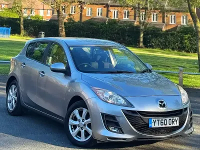 Begagnad Mazda 3 2010 Silver Halvkombi