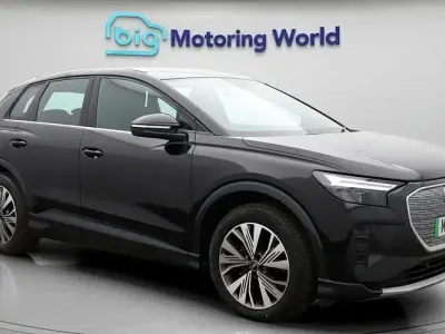 Begagnad Audi Q4 e-tron Sport 125 kW (170 HK) 2022 Svart SUV