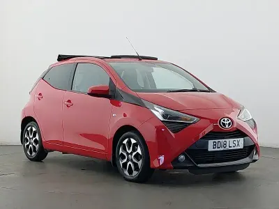 Used Toyota Aygo X-plore 69 HP (50 kW) 2018 Red Hatchback