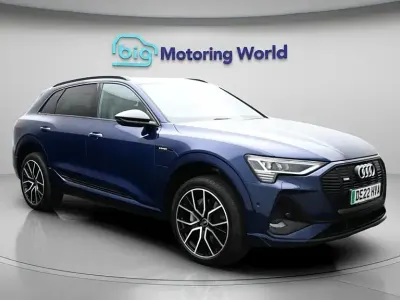 Begagnad Audi e-tron Black Edition 11 kW (15 HK) 2022 SUV