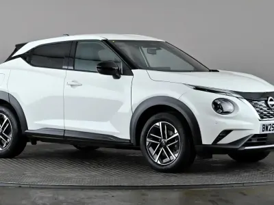 Używany Nissan Juke N-Connecta 143 KM (105 kW) 2025 Biały SUV