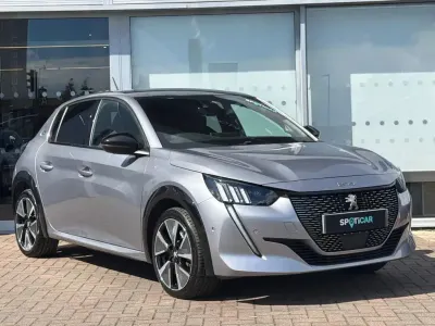 Używany Peugeot e-208 Premium 100 kW (136 KM) 2022 Szary Hatchback
