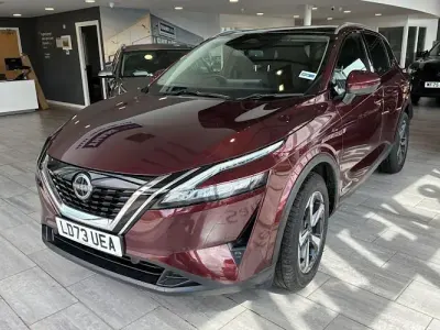Used Nissan Qashqai N-Connecta 190 HP (139 kW) 2023 Red SUV