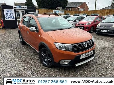 Used Dacia Sandero Stepway 90 HP (66 kW) 2017 Orange Hatchback