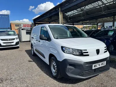 Used Peugeot Partner 131 HP (96 kW) 2024 White MPV