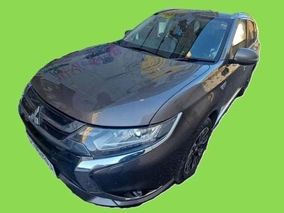 Used Mitsubishi Outlander P-HEV 200 HP (147 kW) 2016 Brown SUV