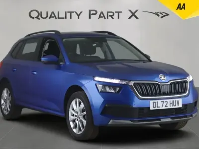 Begagnad Skoda Kamiq SE Drive 2023 Blå SUV