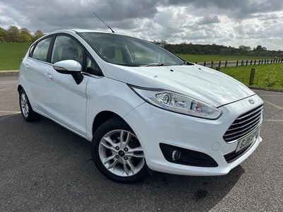 Usado Ford Fiesta Zetec 2016 Branco Citadino
