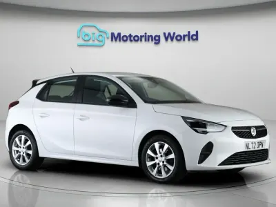 Used Vauxhall Corsa Design Edition 101 HP (74 kW) 2022 White Hatchback