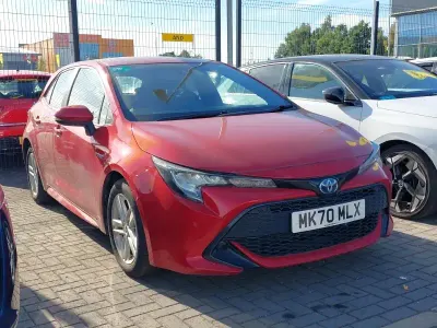 Used Toyota Corolla 122 HP (89 kW) 2020 Red Hatchback