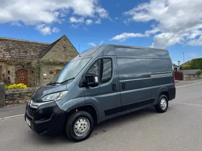 Usado Citroën Relay 140 CV (102 kW) 2021 Gris Van