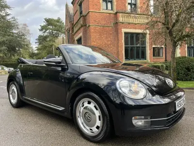 Usado VW Beetle Design 105 HP (77 kW) 2014 Preto Citadino