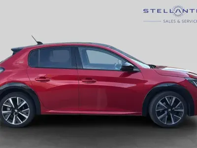 Used Peugeot 208 GT 99 HP (72 kW) 2023 Red Hatchback