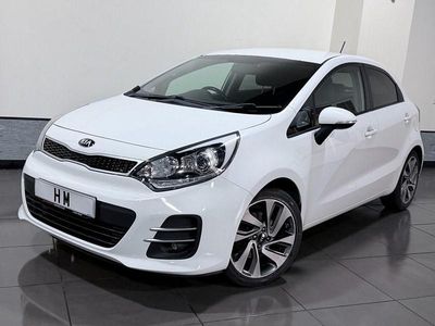 Used Kia Rio 107 HP (78 kW) 2015 White Hatchback