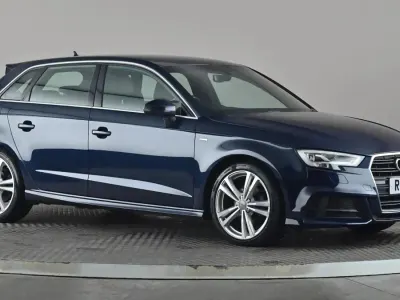 Begagnad Audi A3 S-Line 116 HK (85 kW) 2019 Blå Sedan