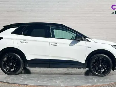 Used Vauxhall Grandland X 130 HP (95 kW) 2023 White SUV