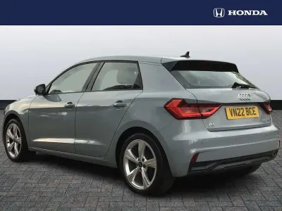 Usado Audi A1 Sport 94 HP (69 kW) 2022 Cinzento SUV