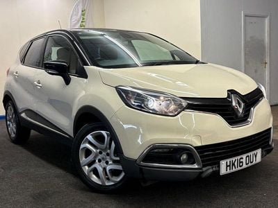 Used Renault Captur Dynamique 90 HP (66 kW) 2016 Cream/black SUV