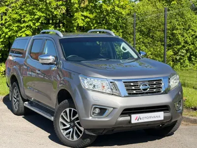 Begagnad Nissan Navara Tekna 190 HK (139 kW) 2017 Grå Pickup