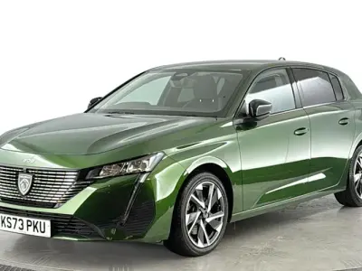 Używany Peugeot 308 Allure Premium 131 KM (96 kW) 2023 Zielony Hatchback