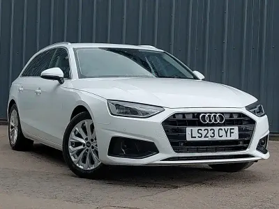 Usado Audi A4 Comfort 150 HP (110 kW) 2023 Branco Carrinha