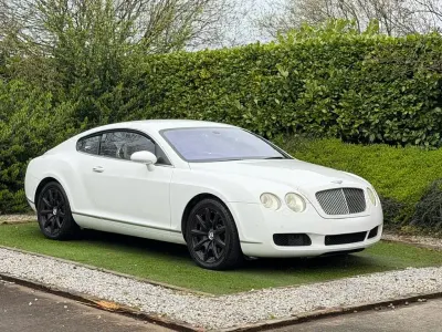 Begagnad Bentley Continental 552 HK (405 kW) 2004 Silver Sportkupé