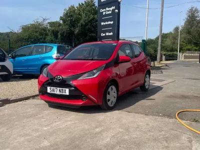 Used Toyota Aygo X-play 69 HP (50 kW) 2017 Red Hatchback